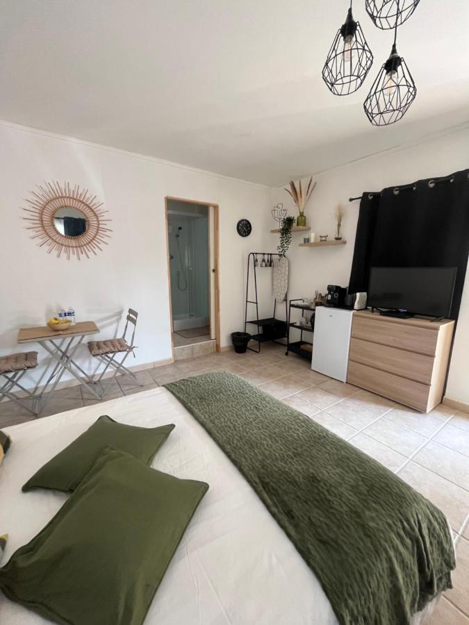 Studio Chez Joss Istres Εξωτερικό φωτογραφία